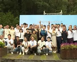 朵丝佳穿泳装图片